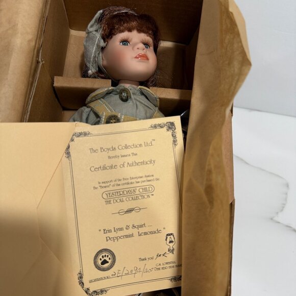 Yesterdays Child Erin Lynn & Squirt 4810 Boyds Collection Porcelain Doll COA NEW - Picture 3 of 11